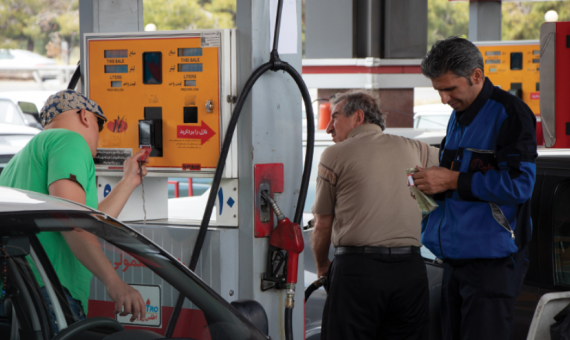 دستگیری مسئول یک پمپ‌بنزین به اتهام قاچاق سوخت در شهداد