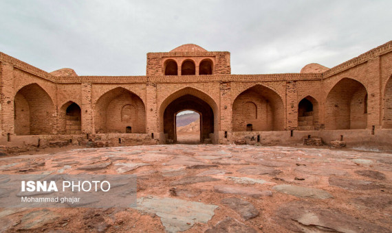 کاروانسراهای تاریخی راور واگذار می‌شوند