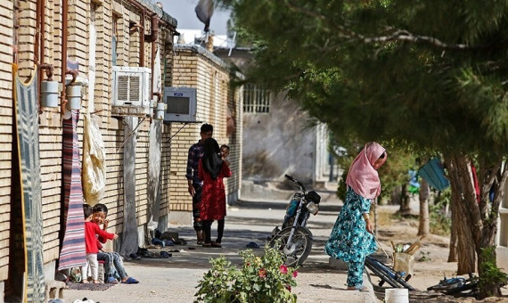 اتباع باید در چارچوب قانون و با مجوز در کرمان ساکن شوند