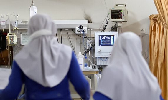 بستری ۵ مجروح حادثۀ واژگونی اتوبوس کرمان – مشهد در ICU