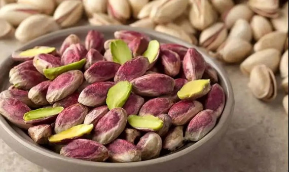 خودروسازان رقبای ناکارآمد صادرکنندگان واقعی پسته