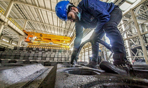 استخدام نیروهای بومی باید در اولویت صنایع و معادن باشد 