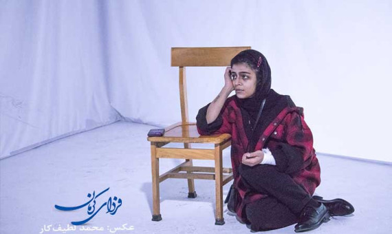 دختری که زبانش را بسته‌اند!