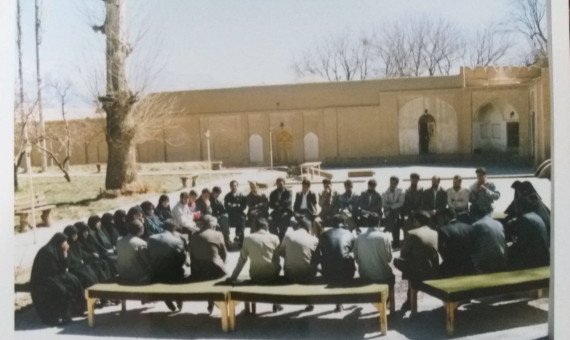 نگاهی به گذشتۀ انجمن شعر خواجو از آغاز تاکنون