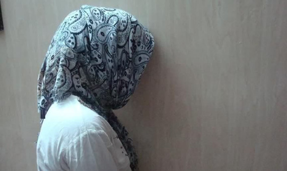 زن سارق موبایل محدودۀ گلزار شهدای کرمان دستگیر شد