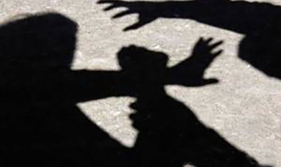 ضرب و شتم معلم توسط پدر یک دانش‌آموز