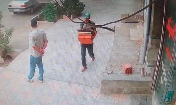  نسخ قرآنی و سکه‌های سرقتی از مخفیگاه متهم کشف شد