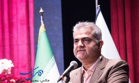 دولت فقط وظیفۀ تامین زمین برای مسکن را دارد