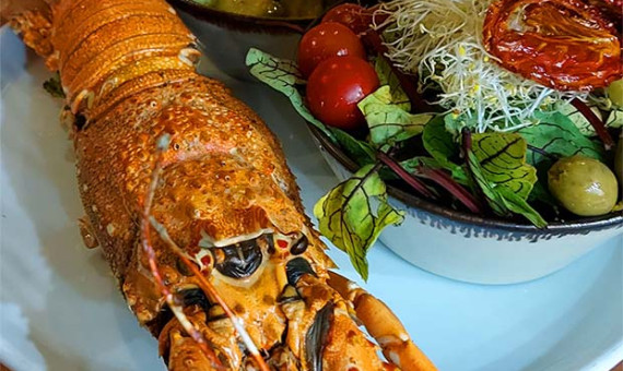 رستوران عرضه‌کنندۀ گوشت خرچنگ در کرمان تعطیل شد