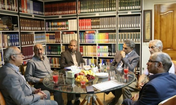 گلابزاده کتابخانه شخصیاش را به دانشگاه باهنر واگذار میکند
