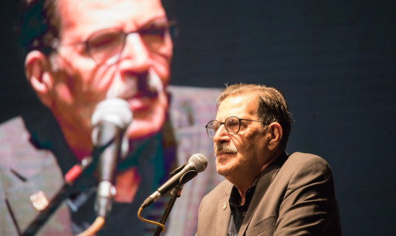  داستان‌نویسان در غار تنهایی خود به سر می‌برند!  