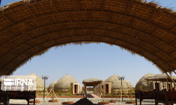 هتل کپری قلعه‌گنج در جمع دوستداران محیط زیست