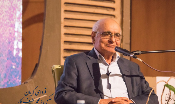 خانه کودکیام در سیرچ به محل همنشینی مردم تبدیل شود