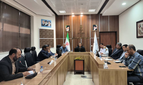 زیر پلهای عابرپیاده در بزرگراههای کرمان فنسکشی شود