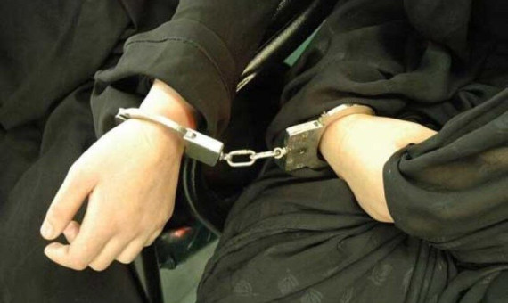 کلاهبردار وکیل‌نما دستگیر و روانۀ زندان شد