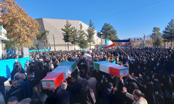 پیکر ۹ شهید لاله فاطمی در کرمان تشییع شد