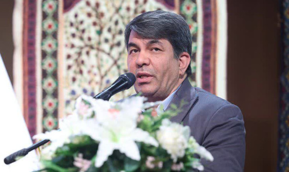 استاد باستانی پاریزی تاریخ را به متن زندگی مردم آورد