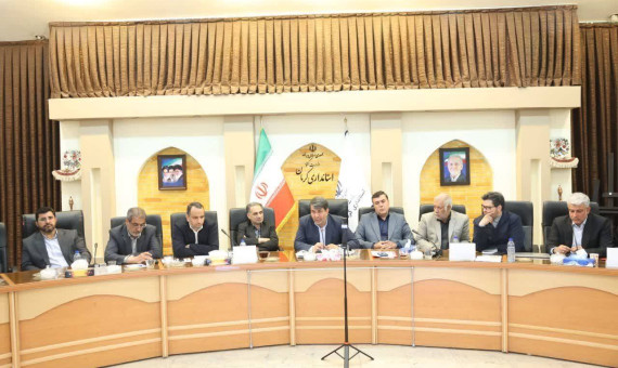 دستگاه قضا به ماجرای عدم انتقال حساب‌ بانکی شرکت‌ها به کرمان ورود کند