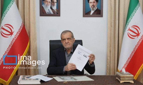 روسای جمهور ایران و آمریکا یادداشت تفاهم خاتمه جنگ را امضا کردند 