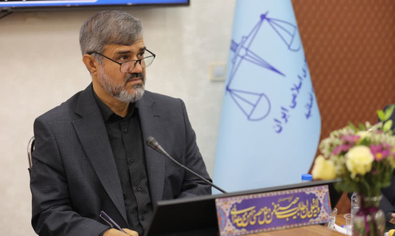 دستگاه قضا به شرکتی که حساب خود را به کرمان منتقل نکند ورود می‌کند