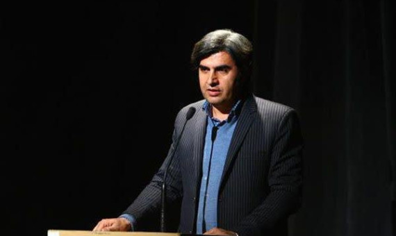 با شاهنامه‌خوانی به وطن خودمان رجوع می‌کنیم