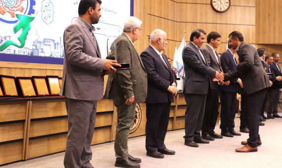 « راه‌باند کویر کرمان » به عنوان منتخب صنایع معدنی تجلیل شد