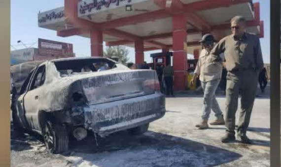 آتش‌سوزی ۳ خودرو در جایگاه سوخت کرمان مهار شد