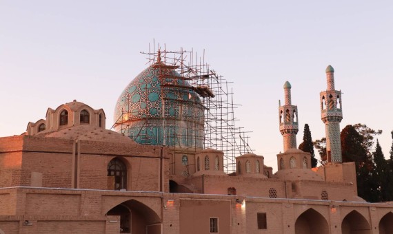 مرمت گنبد آرامگاه شاه نعمت‌الله ولی ماهان آغاز شد