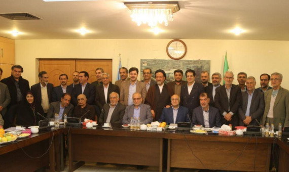 به مفاخر کرمان توجه شود