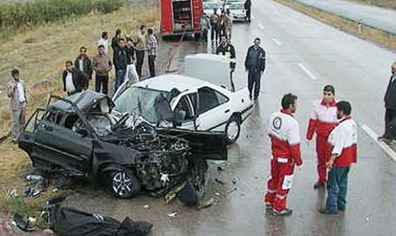 سالانه ۱۴۰۰۰ نفر در جادههای کشور جان میبازند