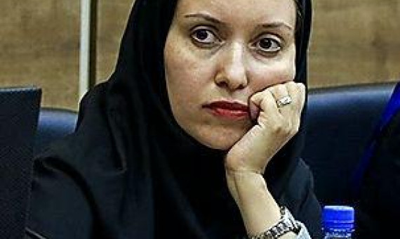 هنوز حس خوب روزنامه‌خوانی با من است