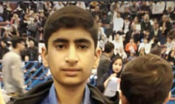 دانش‌آموز نخبۀ منوجانی نیاز به حمایت دارد