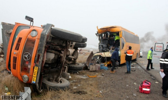 تصادف اتوبوس چابهار یک کشته و ۱۱ مصدوم برجای گذاشت