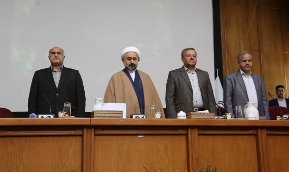 نارضایتی مردم از سیستم اداری به نارضایتی از نظام میانجامد