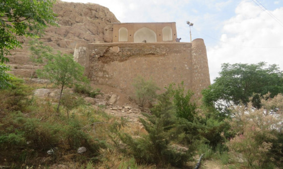 شهرداری مشارکتی در مرمت تخت درگاه قلی‌بیگ نداشته است