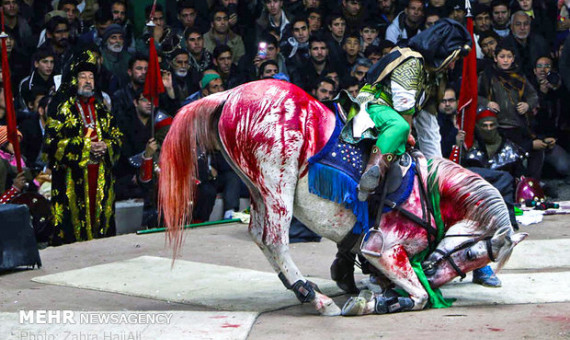 آئین تعزیه‌خوانی در امامزاده محمد(ع) شهر کرمان برگزار می‌شود