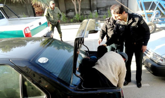 خودروی حامل 13 تبعۀ افغانستانی غیرمجاز توقیف شد