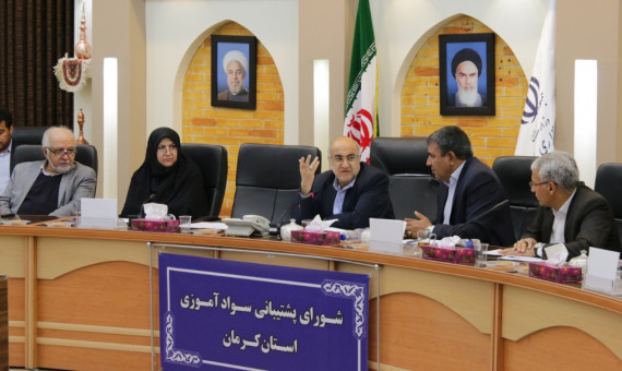 دهیاران بی‌سوادی را جدی نمی‌گیرند