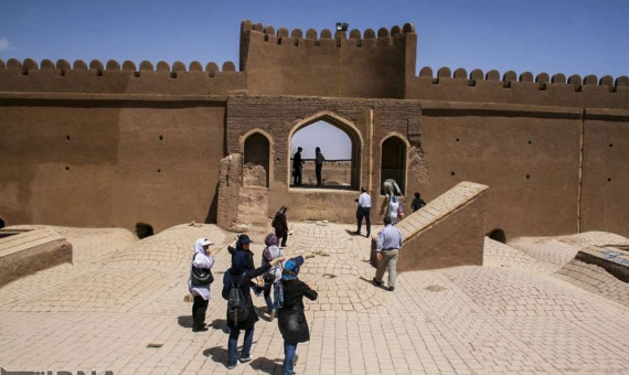بیکاری ۱۲۰۸۱ راهنمای گردشگری با شیوع کرونا در ایران