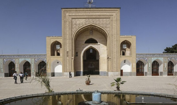 تزیینات ایوان شرقی مسجد ملک مرمت می‌شود