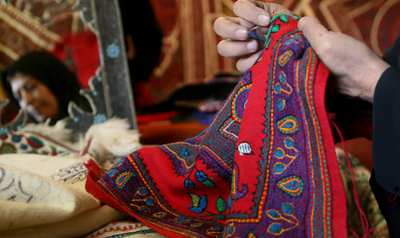 افزایش تولید صنایع‌دستی کرمان در قرنطینۀ خانگی