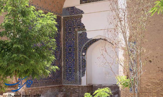 گمانهزنی برای کشف معماری مدفون در قبهسبز